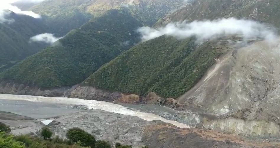 堰塞湖最新动态，探秘之旅中蕴含的温馨与启示