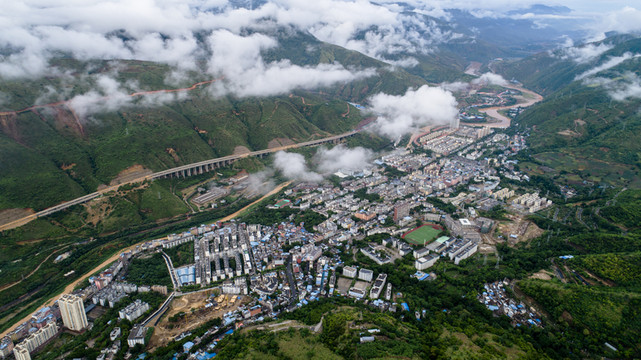 元阳隆城小巷深处的特色小店，最新消息与惊喜探索